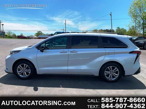 Used 2023 Toyota Sienna XSE AWD/4WD image 1