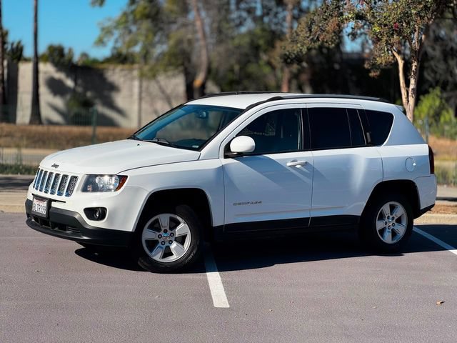 Used 2017 Jeep Compass Latitude FWD image 8