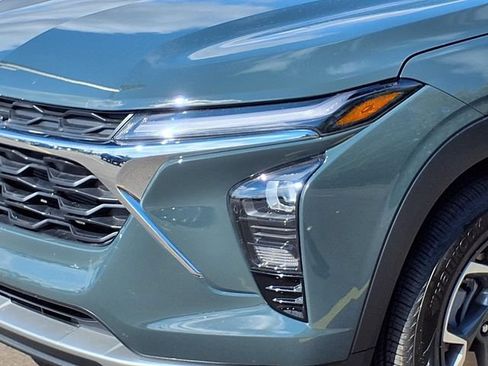 Certified 2026 Chevrolet Trax LT w/ LT Convenience Package FWD image 29