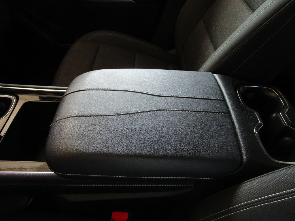 Used 2025 Chevrolet Traverse LT FWD image 32