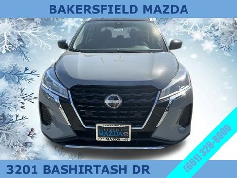 Used 2023 Nissan Kicks SV image 2