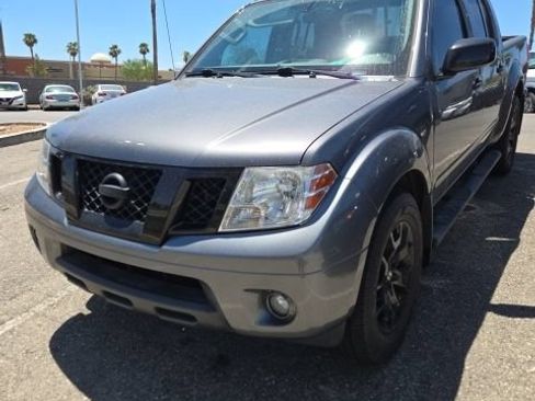 Used 2020 Nissan Frontier SV w/ Midnight Edition Floor Mats RWD image 1