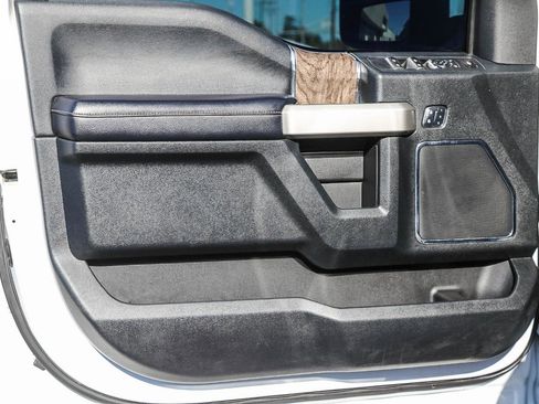 Used 2018 Ford F250 Lariat w/ Lariat Value Package AWD/4WD image 34