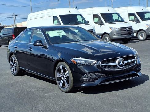 Used 2025 Mercedes-Benz C 300 4MATIC Sedan image 4