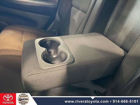 Used 2018 Jeep Grand Cherokee Laredo AWD/4WD image 18
