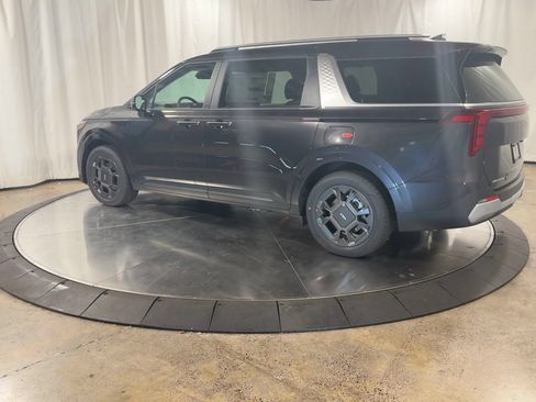 New 2026 Kia Carnival EX FWD image 6