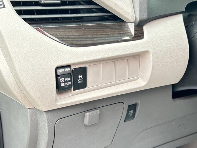 Used 2020 Toyota Sienna XLE FWD image 39