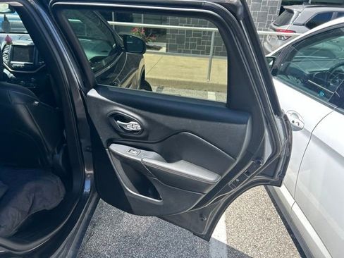 Used 2015 Jeep Cherokee Limited AWD/4WD image 24