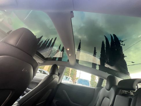 Used 2020 Tesla Model 3 Standard Range image 25