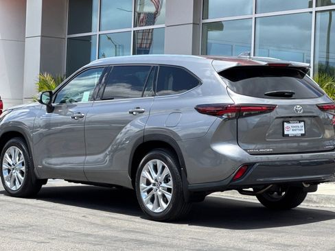 Certified 2026 Toyota Highlander Limited AWD/4WD image 8