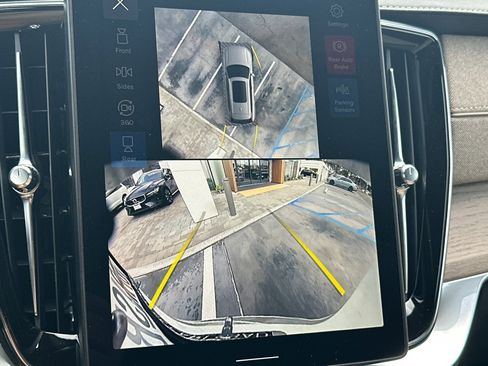 New 2026 Volvo XC90 B6 Plus image 18