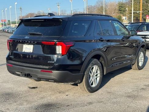 New 2026 Ford Explorer Active image 3