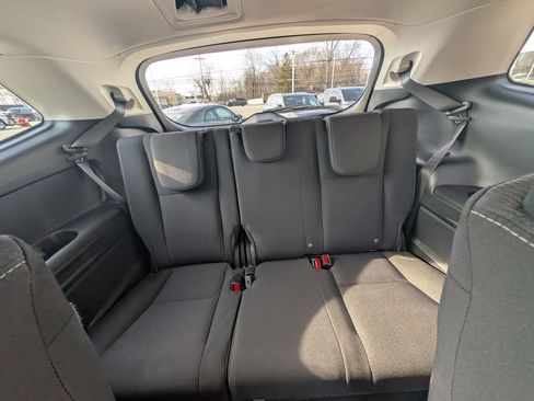 Used 2024 Subaru Ascent Premium w/ Convenience Package image 17