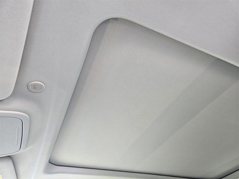 Used 2020 Ford Explorer Platinum w/ Premium Technology Package image 22