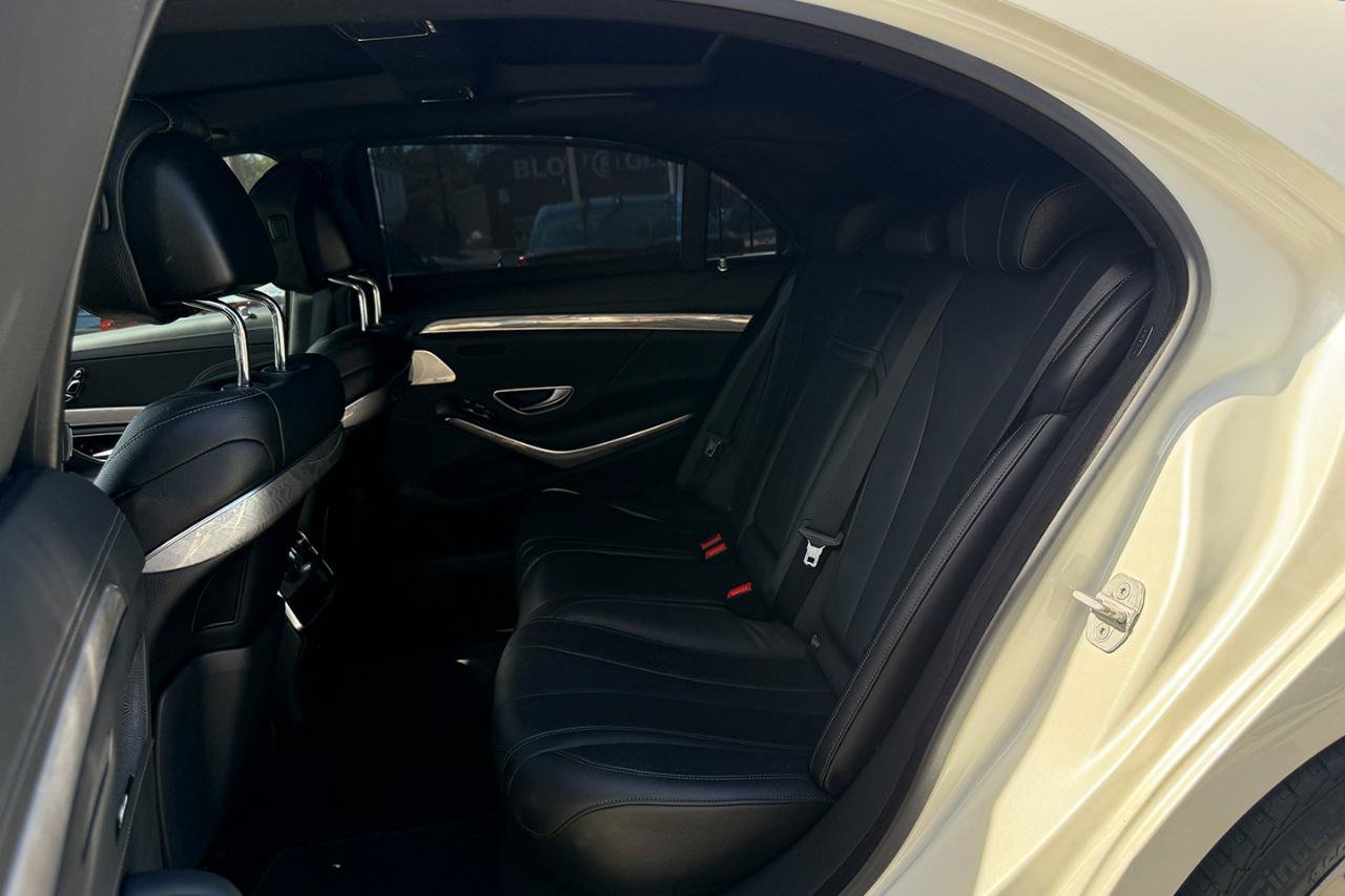 Used 2016 Mercedes-Benz S 550 Sedan w/ Premium Package image 21