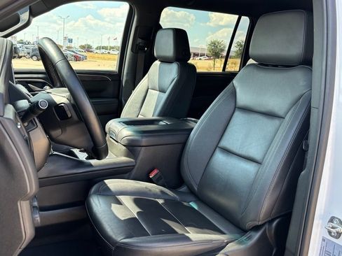 Used 2023 Chevrolet Suburban Z71 image 13