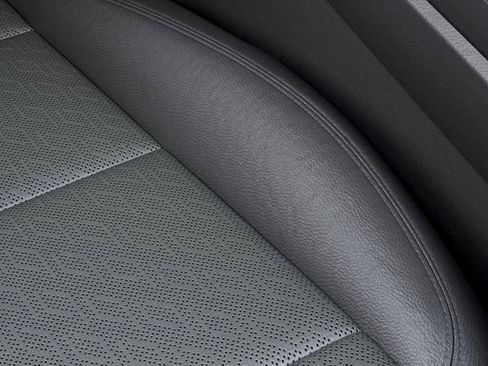 New 2027 Chevrolet Equinox LT w/ Convenience Package II FWD image 21