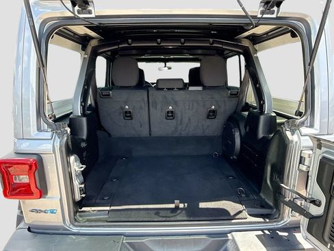 Used 2021 Jeep Wrangler Unlimited Rubicon 4xe w/ Cold Weather Group AWD/4WD image 30