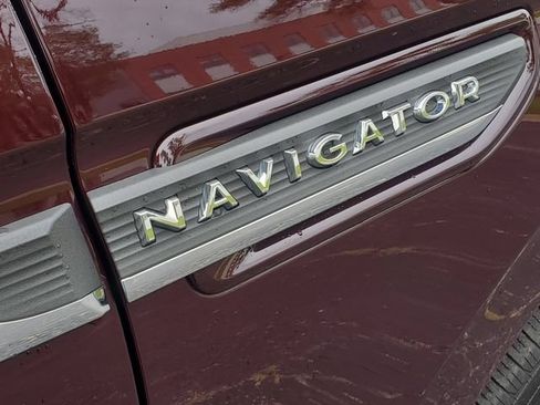 Certified 2024 Lincoln Navigator Reserve AWD/4WD image 6