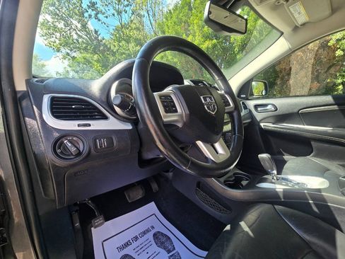 Used 2014 Dodge Journey SXT w/ Flexible Seating Group FWD image 19