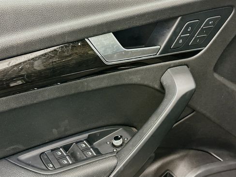 Used 2018 Audi Q5 2.0T Premium Plus w/ Premium Plus Package image 15