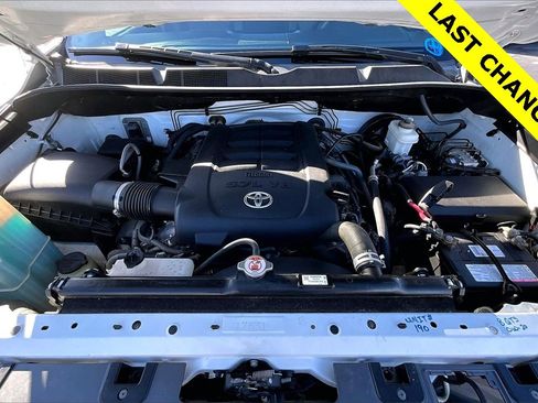 Used 2018 Toyota Tundra SR5 w/ TRD Off Road Package image 10