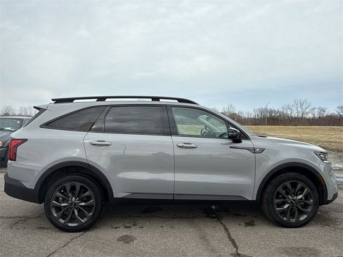Used 2022 Kia Sorento SX Prestige image 9