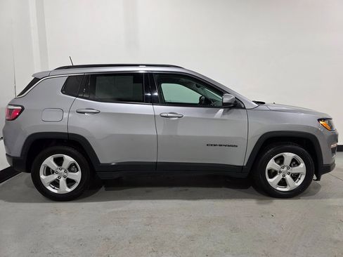 Used 2019 Jeep Compass Altitude w/ Cold Weather Group image 21