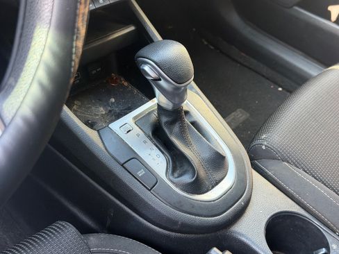 Used 2019 Kia Forte LXS FWD image 10