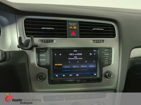 Used 2017 Volkswagen Golf SE FWD image 19