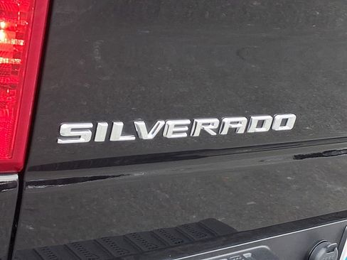 Used 2025 Chevrolet Silverado 1500 LT image 30