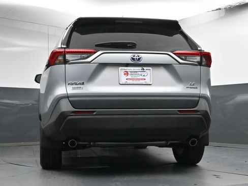 Used 2024 Toyota RAV4 LE image 27