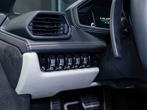 Used 2023 Lamborghini Huracan Tecnica image 31