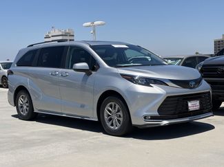 Certified 2024 Toyota Sienna XLE FWD video 2
