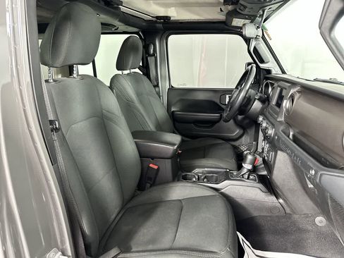 Used 2021 Jeep Wrangler Unlimited Sport image 19