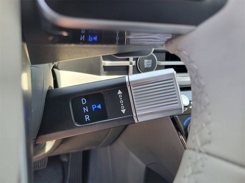 Certified 2025 Hyundai Santa Fe SEL image 16