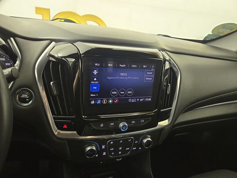 Used 2022 Chevrolet Traverse LT FWD image 19