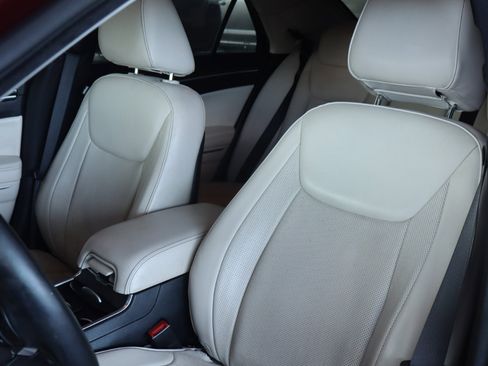 Used 2017 Chrysler 300 C w/ Light Group image 16