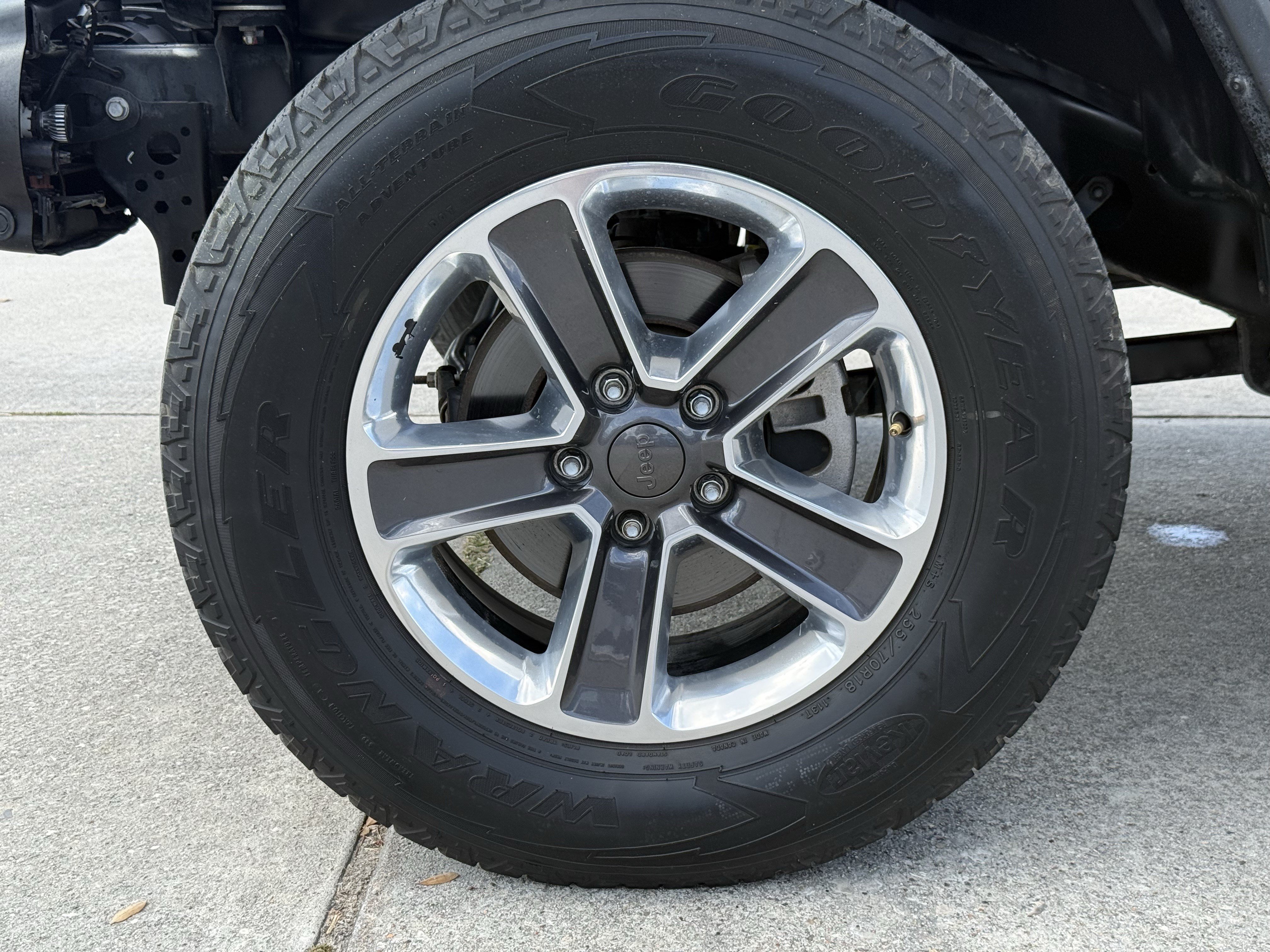 Used 2021 Jeep Wrangler Unlimited Sahara AWD/4WD image 12