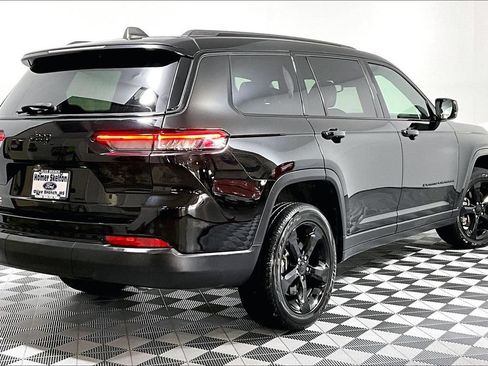 Used 2024 Jeep Grand Cherokee L Laredo RWD image 12