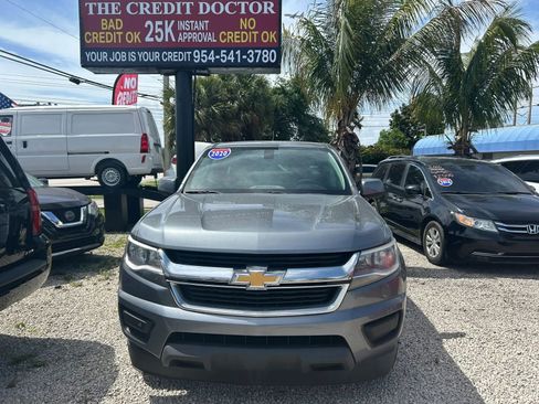 Used 2020 Chevrolet Colorado W/T w/ WT Convenience Package RWD image 2