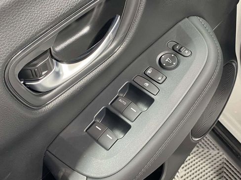 New 2026 Honda HR-V LX image 17