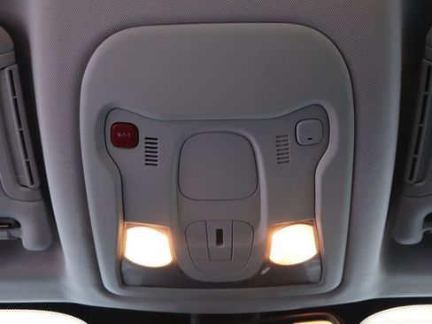 Used 2017 Jeep Renegade Limited FWD image 29