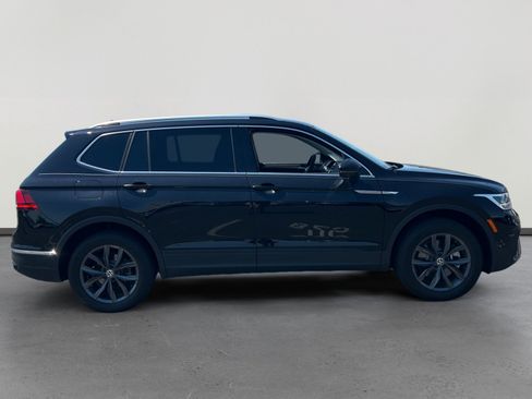 Used 2023 Volkswagen Tiguan SE FWD image 5
