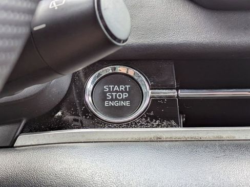 Used 2024 Mitsubishi Outlander SE image 33