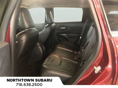 Used 2019 Jeep Cherokee Limited AWD/4WD image 14