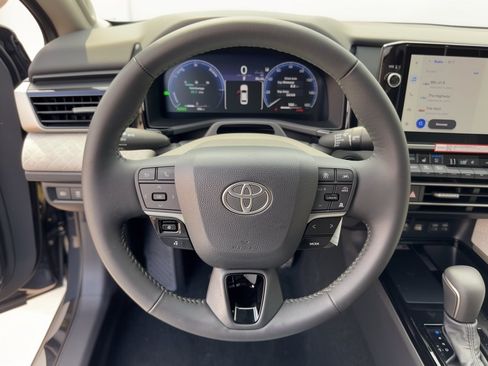 Used 2026 Toyota Camry XLE w/ Premium Plus Package FWD image 10