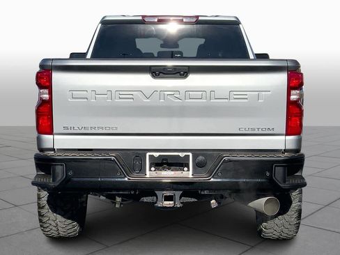 Used 2024 Chevrolet Silverado 2500 Custom w/ Custom Value Package image 4