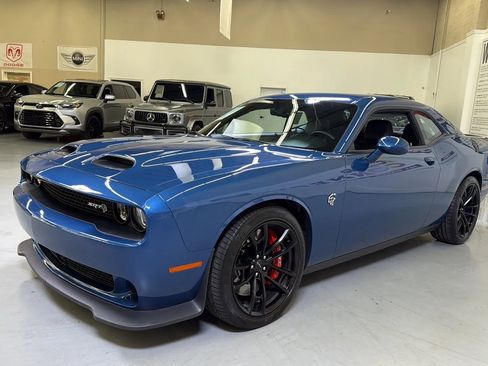 Used 2023 Dodge Challenger SRT Hellcat w/ Harmon/Kardon Sound Group image 4