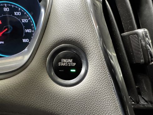 Used 2020 Chevrolet Traverse LT w/ Driver Confidence II Package image 17